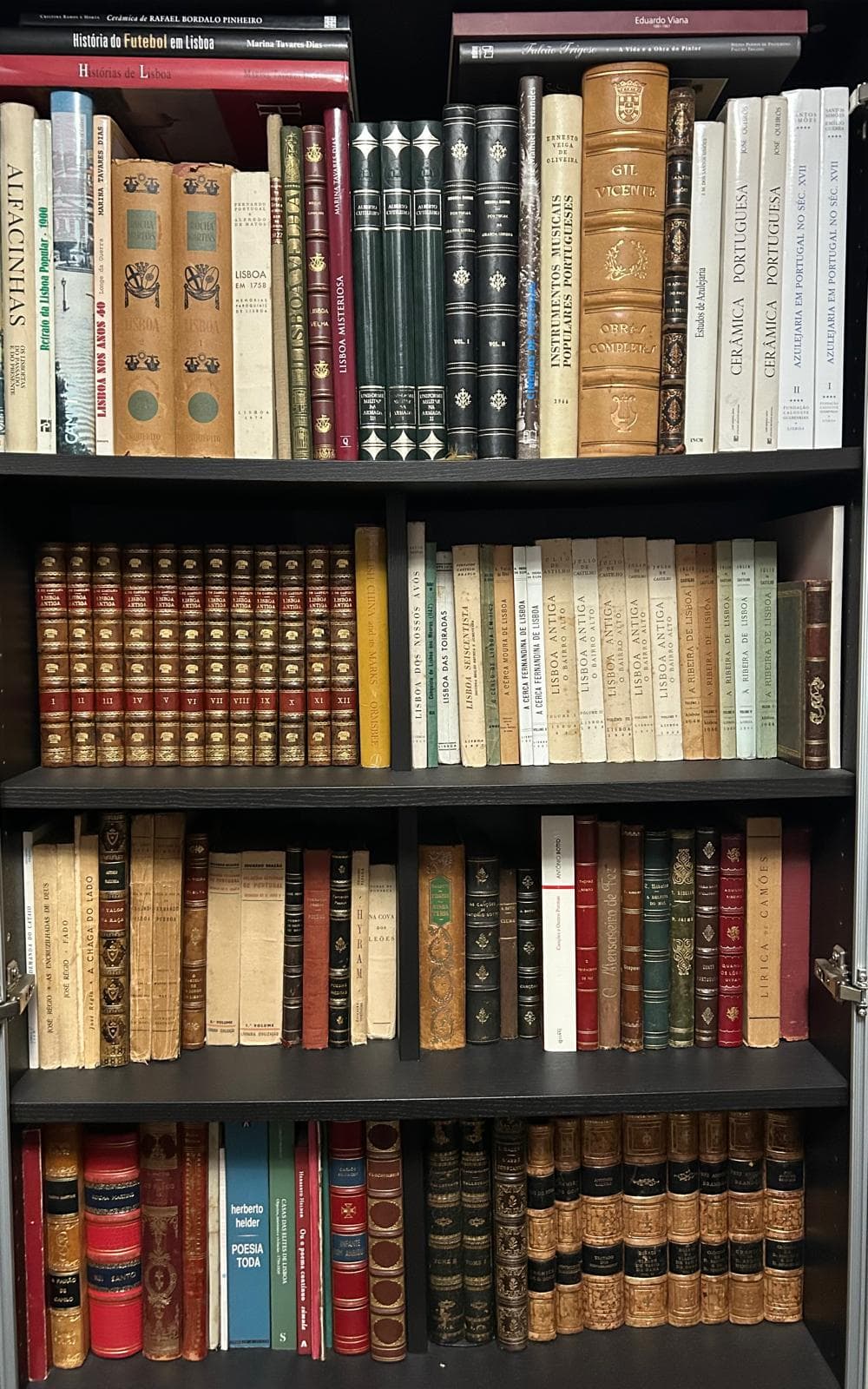 Livros, Manuscritos, Postais e Fotografias